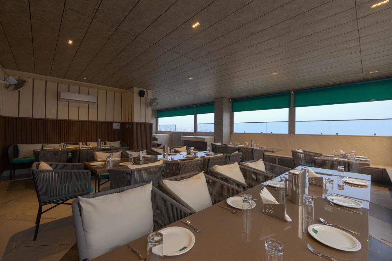 Hotel Bay Laurel Retreat Фаридабад Екстериор снимка