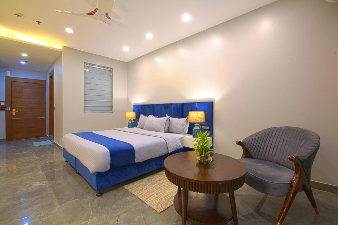 Hotel Bay Laurel Retreat Фаридабад Екстериор снимка