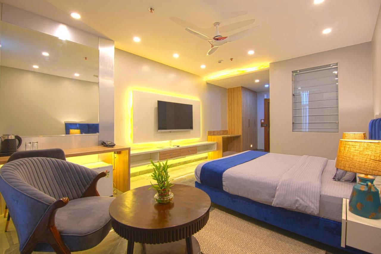 Hotel Bay Laurel Retreat Фаридабад Екстериор снимка