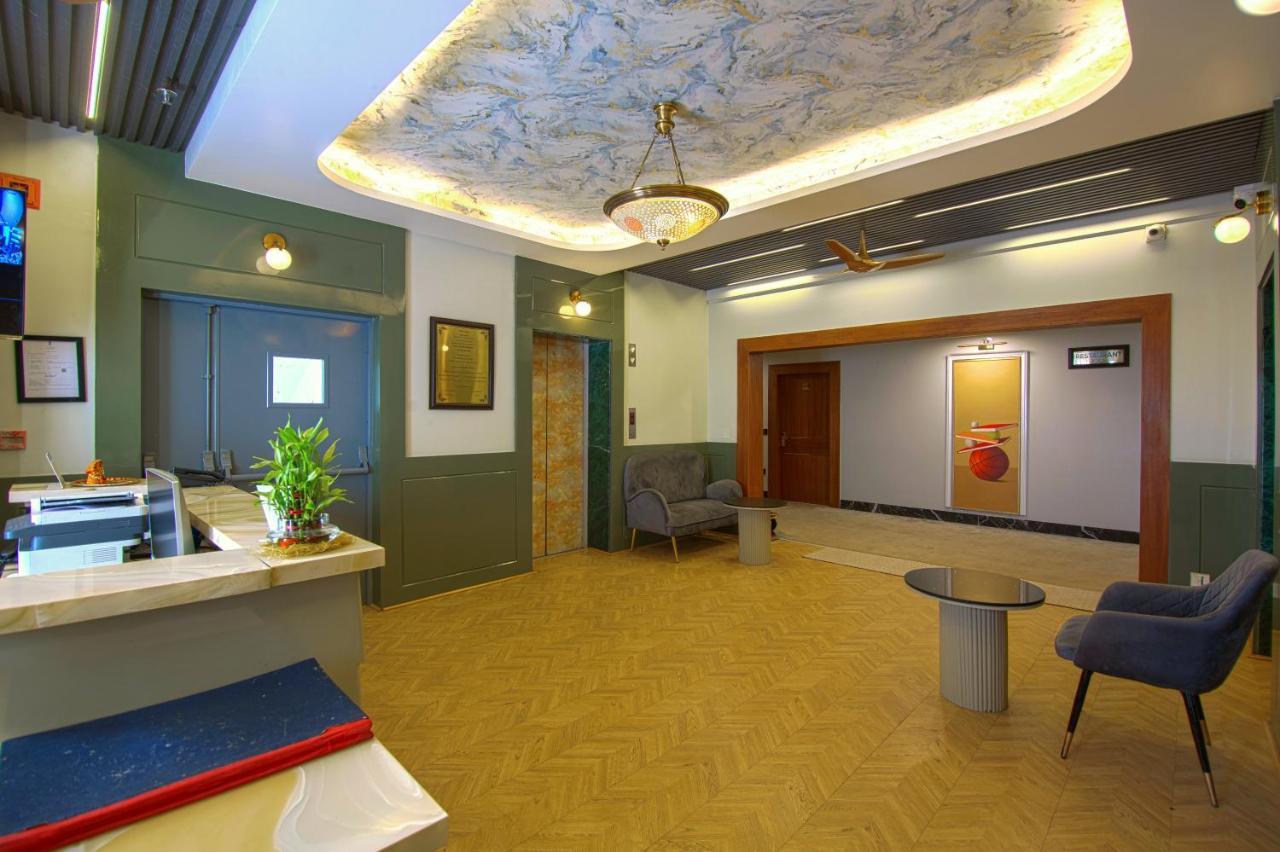 Hotel Bay Laurel Retreat Фаридабад Екстериор снимка